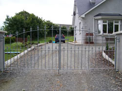 Low House Gate